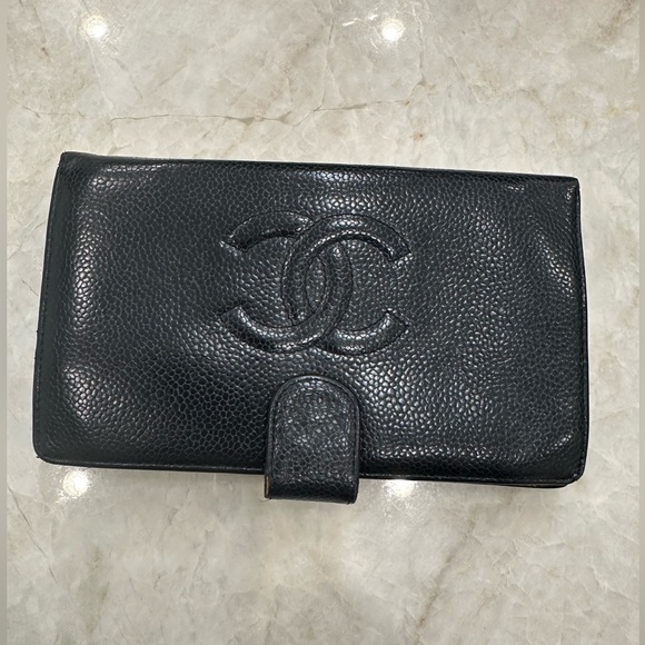 Pre loved Vintage CHANEL Black Caviar Leather CC Bifold Wallet ( #8290520) - Picture 1 of 16